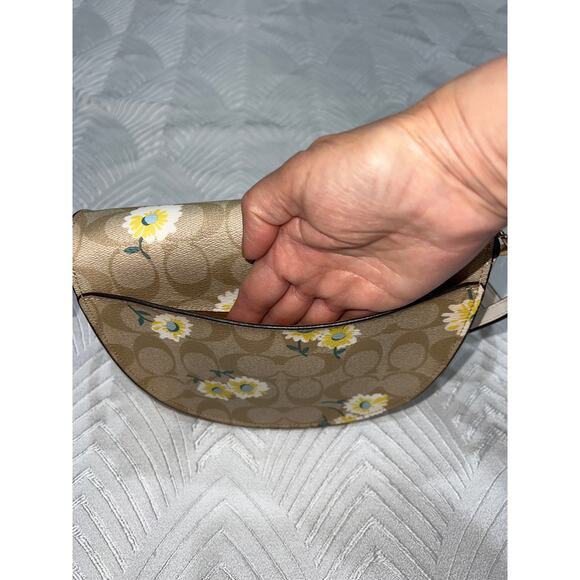 Coach Ellen Crossbody C3597 Signature Canvas Daisy Print Light Khaki - Picture 9 of 14